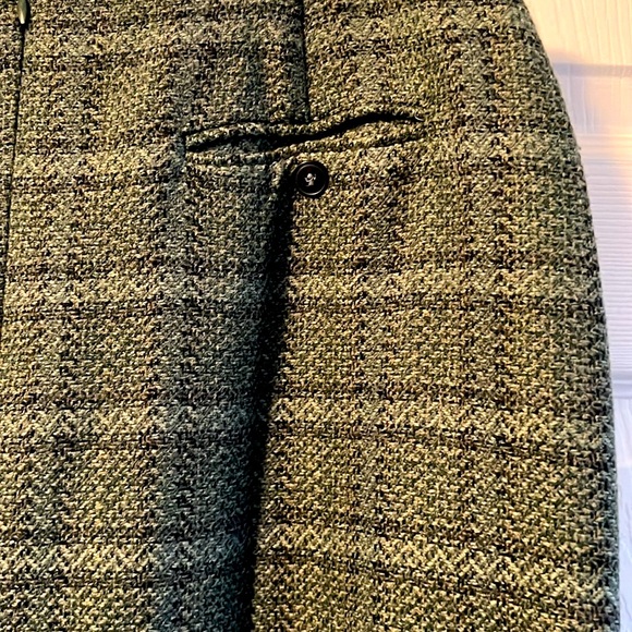 Women's 100% wool plaid Jones New York Pencil skirt, fully lined. Pristine. - Picture 7 of 8